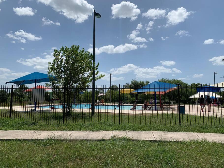 San Antonio Comfort 4 Bedroom 3 Bath Home 5 Mins From Sea World Extérieur photo
